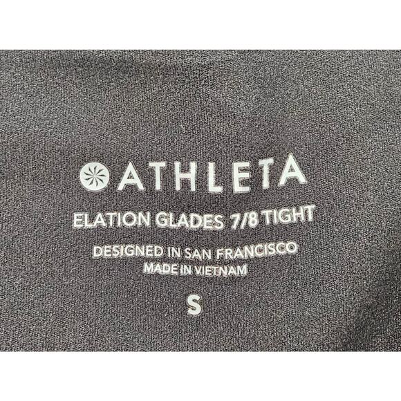Athleta Elation Glades 7/8 Tight Leggings in Red
Black size Small cute gym warm - Picture 5 of 9